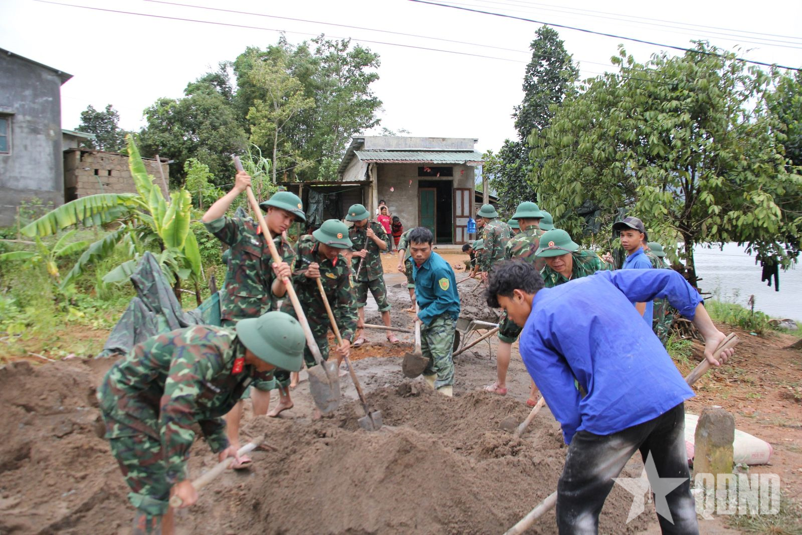 Lực lượng vũ trang thành phố Huế: Xây “thế trận lòng dân” bằng việc làm thiết thực